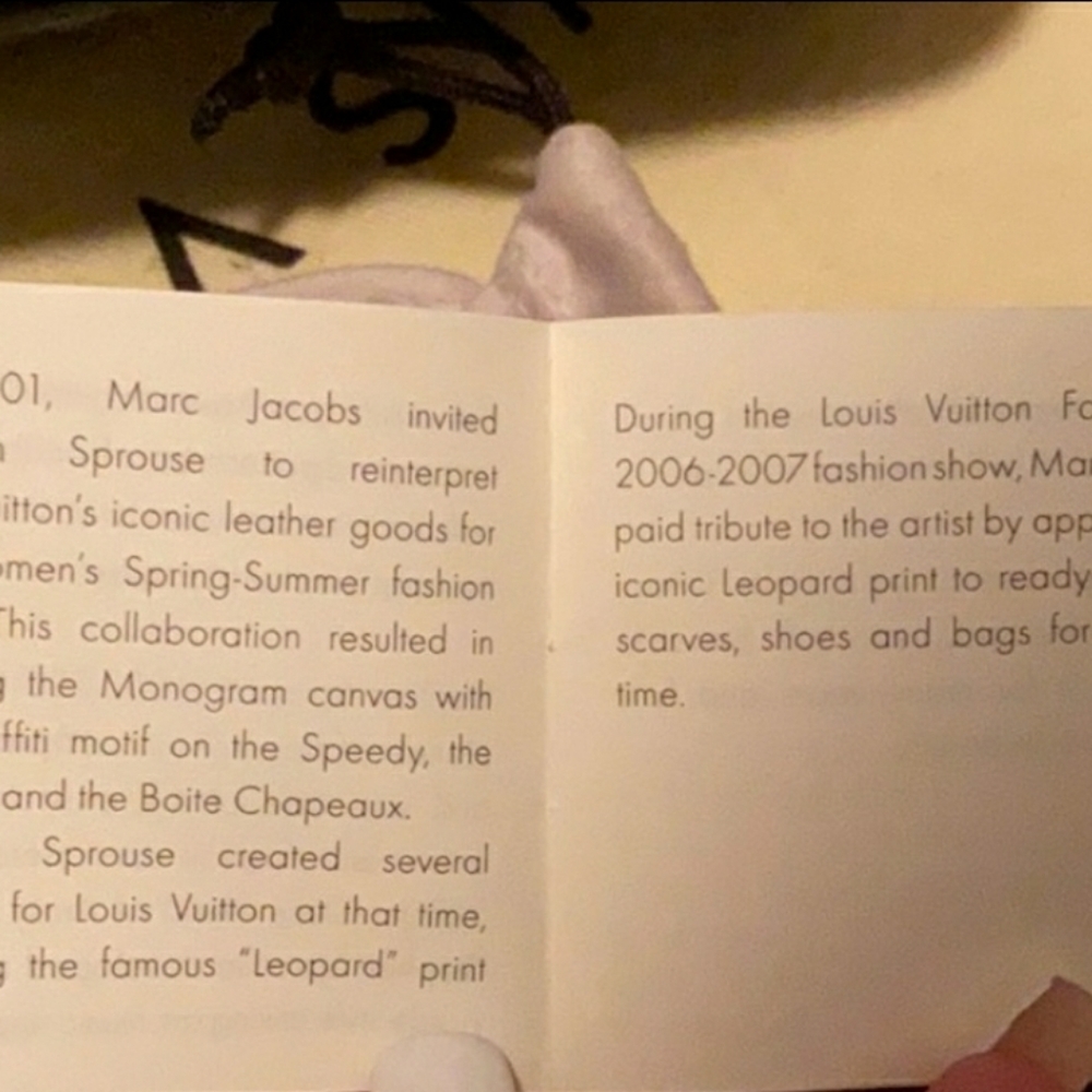 Leapard Louis Vuitton Sunglasses - Picture 8 of 8